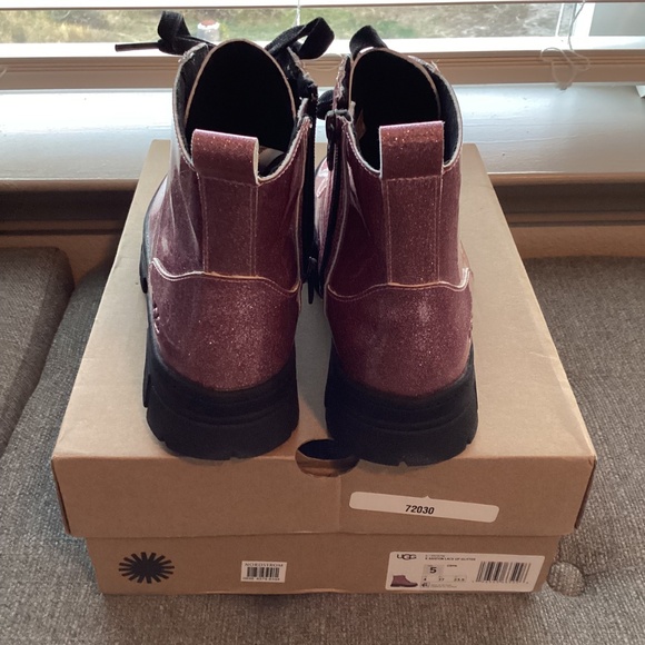 UGG® Kids' Ashton Glitter Boot (Big Kid), size 5 - Picture 2 of 12
